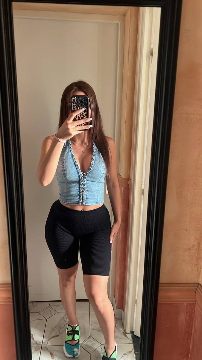 Team_AxiaL's tweet photo. ok but... be honest🥺 if i followed you and spammed your ​dms wit​h randoom pics woul​d you block me?🙈 🙃🙃 https://t.co/TLZK6G2gHV