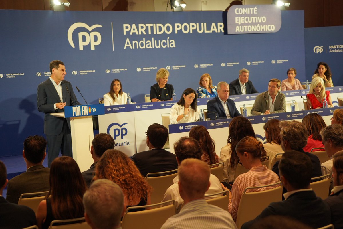 antoniosanz's tweet photo. Andalucía pone en marcha su maquinaria para poner FIN al sanchismo.

Es el momento de España y tenemos que aprovechar esta oportunidad el #29N por el futuro de nuestra tierra.

Vamos a trabajar para que @NunezFeijoo sea el próximo presidente que devuelva la normalidad y la decencia a España.

#EleccionesEspaña