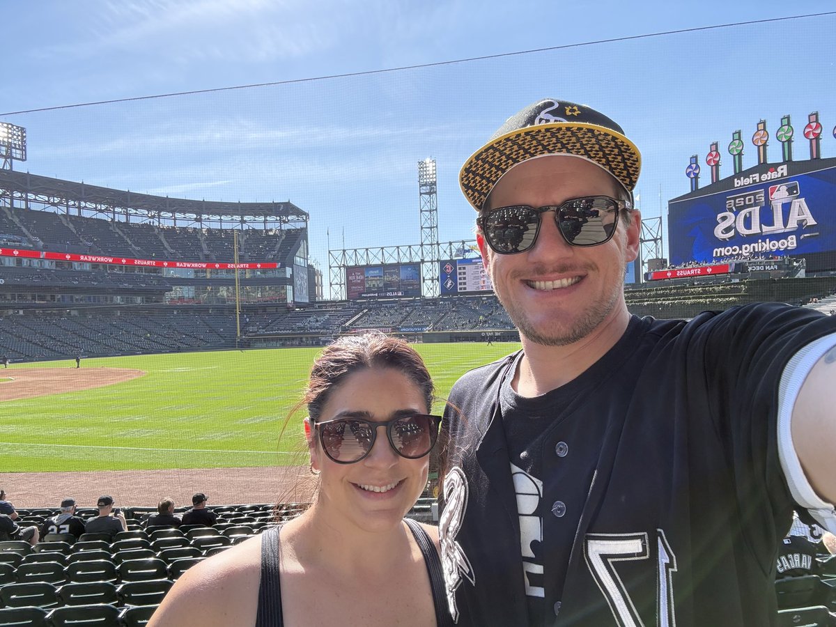 cbex85's tweet photo. Our happy place! Go Sox! @whitesox https://t.co/WOrtBSxXhP