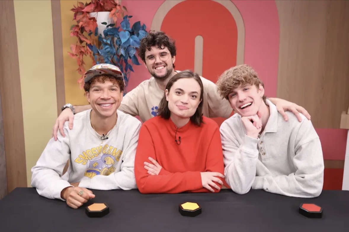 smoshbase_'s tweet photo. Smosh Pit community post

"They know Spencer but do they know his lore? 🤔 Beopardy RETURNS tmrw!" https://t.co/TzrRkrbxXP