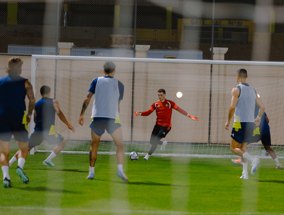 AlNassrFC's tweet photo. قبـل يوميـن من ظهـور #النصر من جديـد 🤩 https://t.co/SgWHgKeR1I