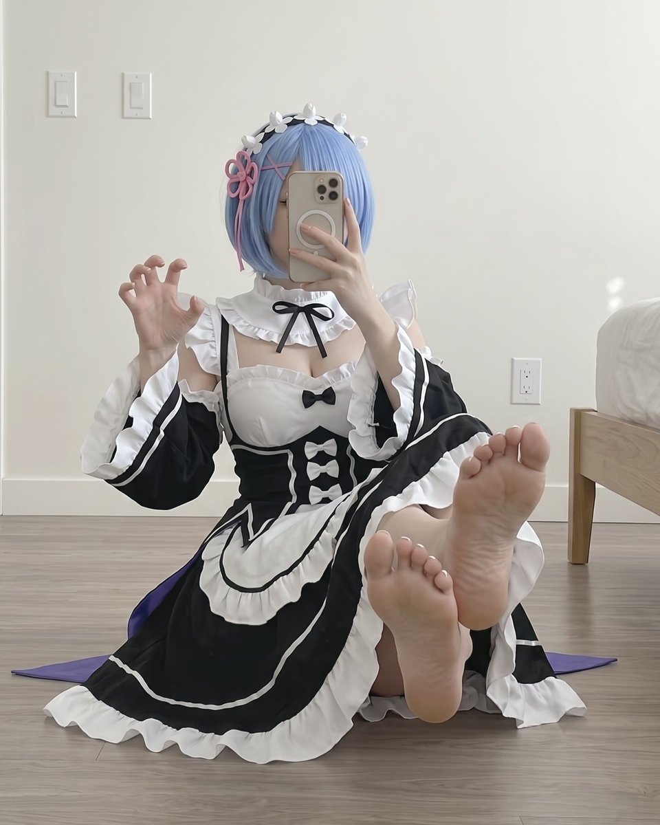 misaxluvv's tweet photo. Rem cosplay :) https://t.co/24ag1HFQbp