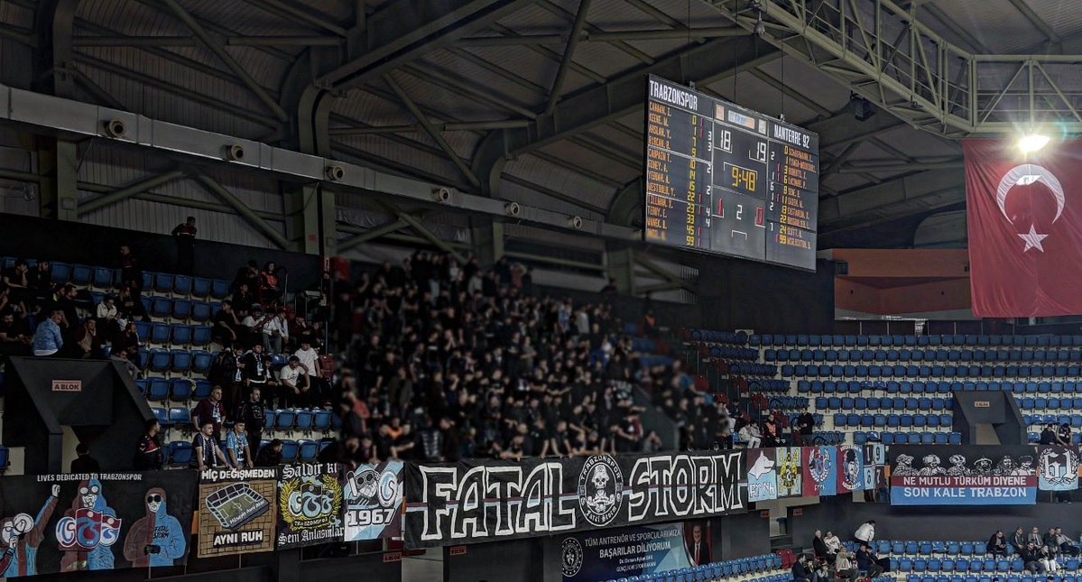 FatalStorm1967's tweet photo. 2015'in İNTİKAMINI ALDIK 👊🏼

TRABZONSPORUMUZU PARKEDE YALNIZ BIRAKMIYORUZ ! https://t.co/8DWCFMX5CH