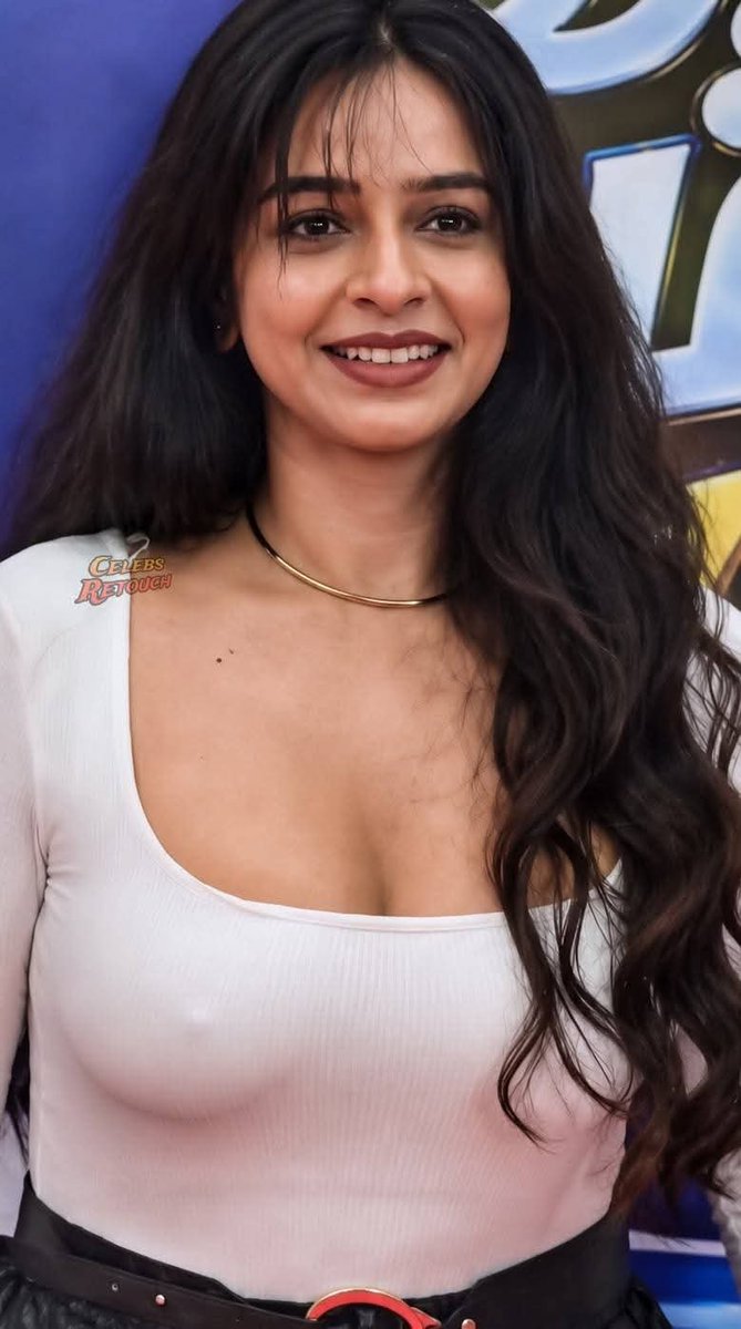 poes_gardener's tweet photo. Blessing your feed with Bigg Whore #divyaganesh wardrobe malfunction 🫦🥵🤤😋😘
🧵 2/n https://t.co/zne2qjtogi