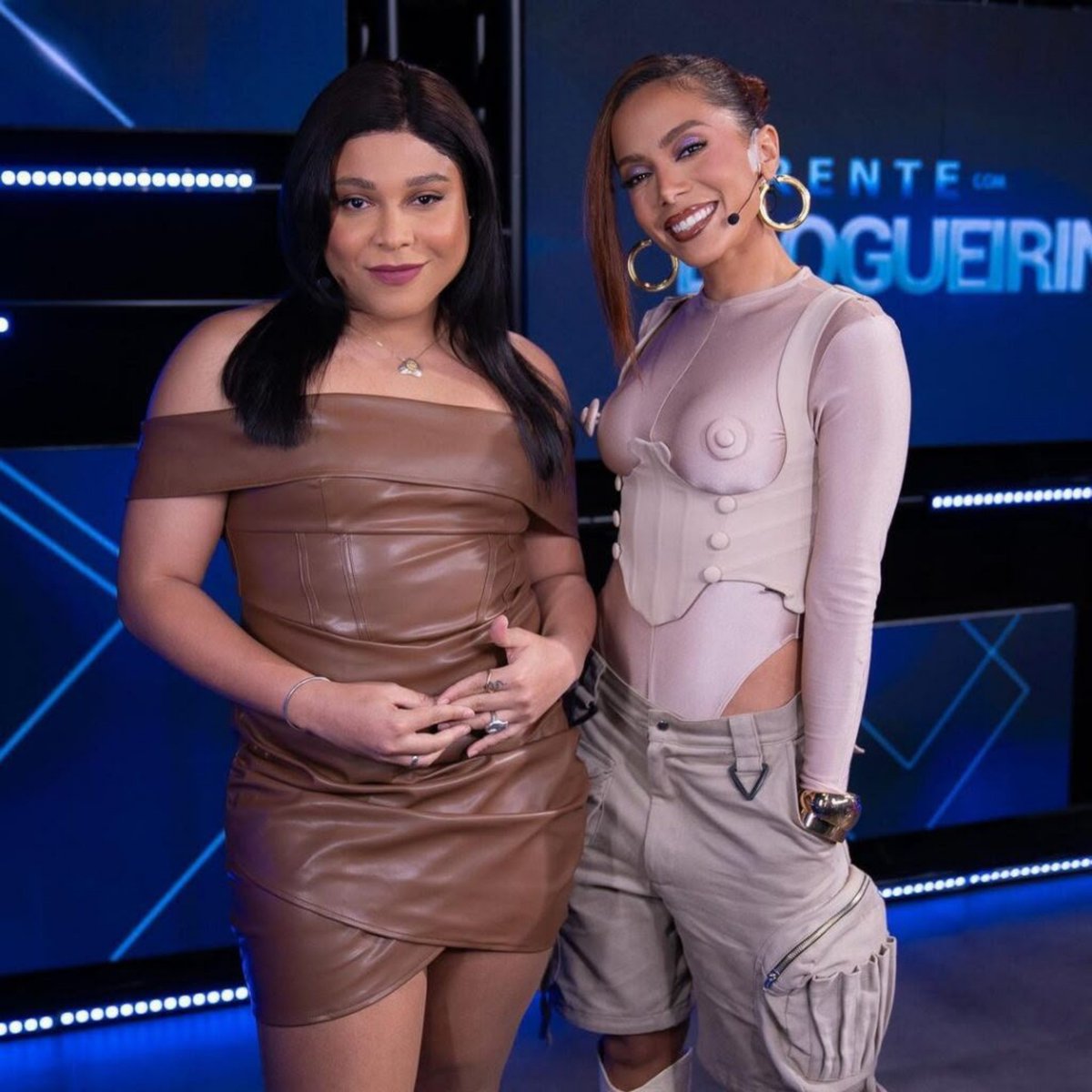 updatecharts's tweet photo. Blogueirinha sai em defesa de Anitta:

“Ela tá certa! Querem gastar todo fôlego nessa semana, a esquerda tá ficando cada vez mais chata, não dá nem pra pensar num vídeo sincero com tanta insistência, ainda mais em gente que nem vai votar 13 e vocês sabem disso! Tem gente que acha que tá ensinando política agora mas tá tão chato q ngm vê o vídeo até o final. Se os presidentes nem foram nos debates direito e são aos artistas que querem posicionamento? E aos artistas que querem fazer o vídeo, não precisa florear muito não, é pedir VOTEM 13, VOTEM NO LULA! ⭐️❤️”