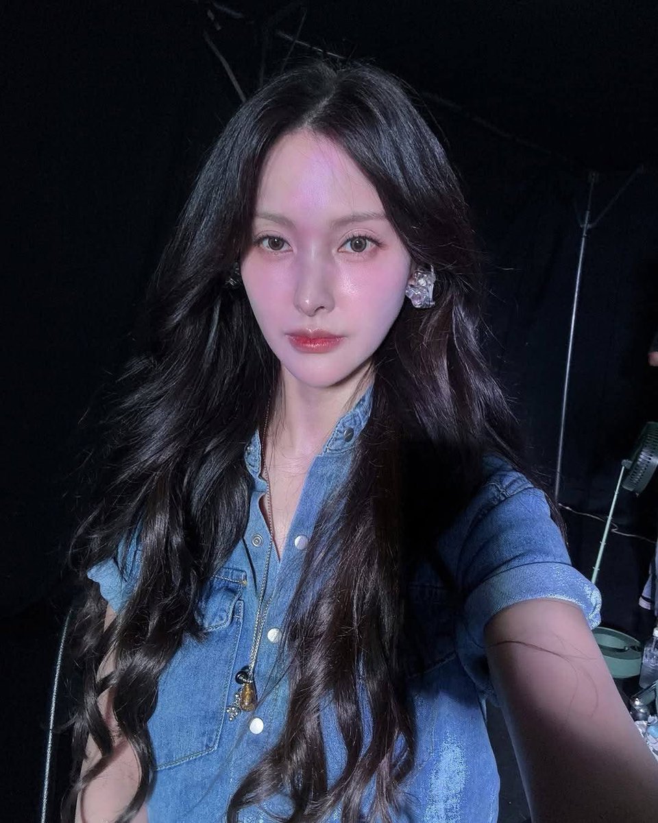 KARApics_'s tweet photo. #KARA #Gyuri 💙 https://t.co/IUZzNCRTRG
