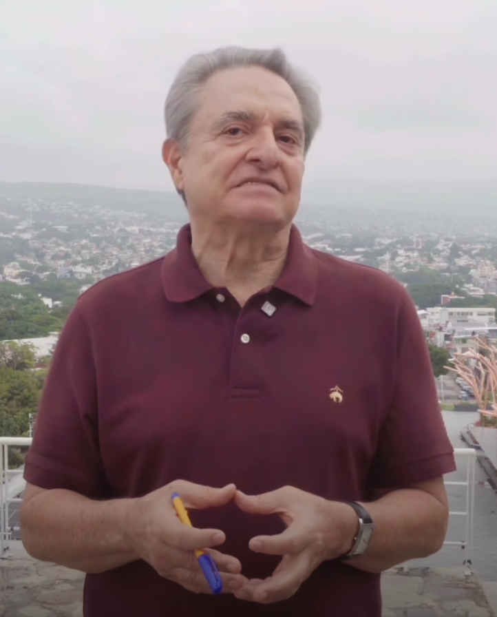 jorgegogdl's tweet photo. Ayer reapareció Pío López Obrador diciendo que se registró para una candidatura a diputado federal en Chiapas por Morena. Reapareció usando un reloj Cartier Tank Must de 79 mil pesos, por aquello de la austeridad republicana.

El cinismo... https://t.co/Tk0z8AS4HS