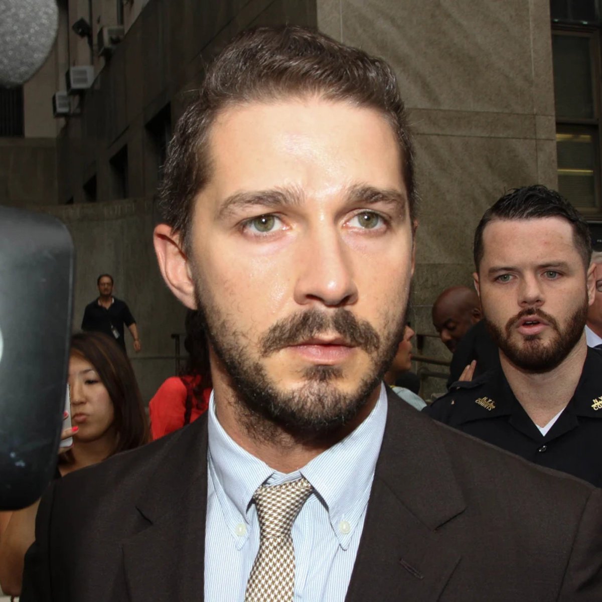 hitsignal's tweet photo. Shia LaBeouf is officially having one of the worst days of his life:

• Mia Goth finally filed for divorce. 
• FKA twigs successfully got her NDA voided so she can speak publicly on his domestic and sexual abuse. https://t.co/qSCIhbcWwV
