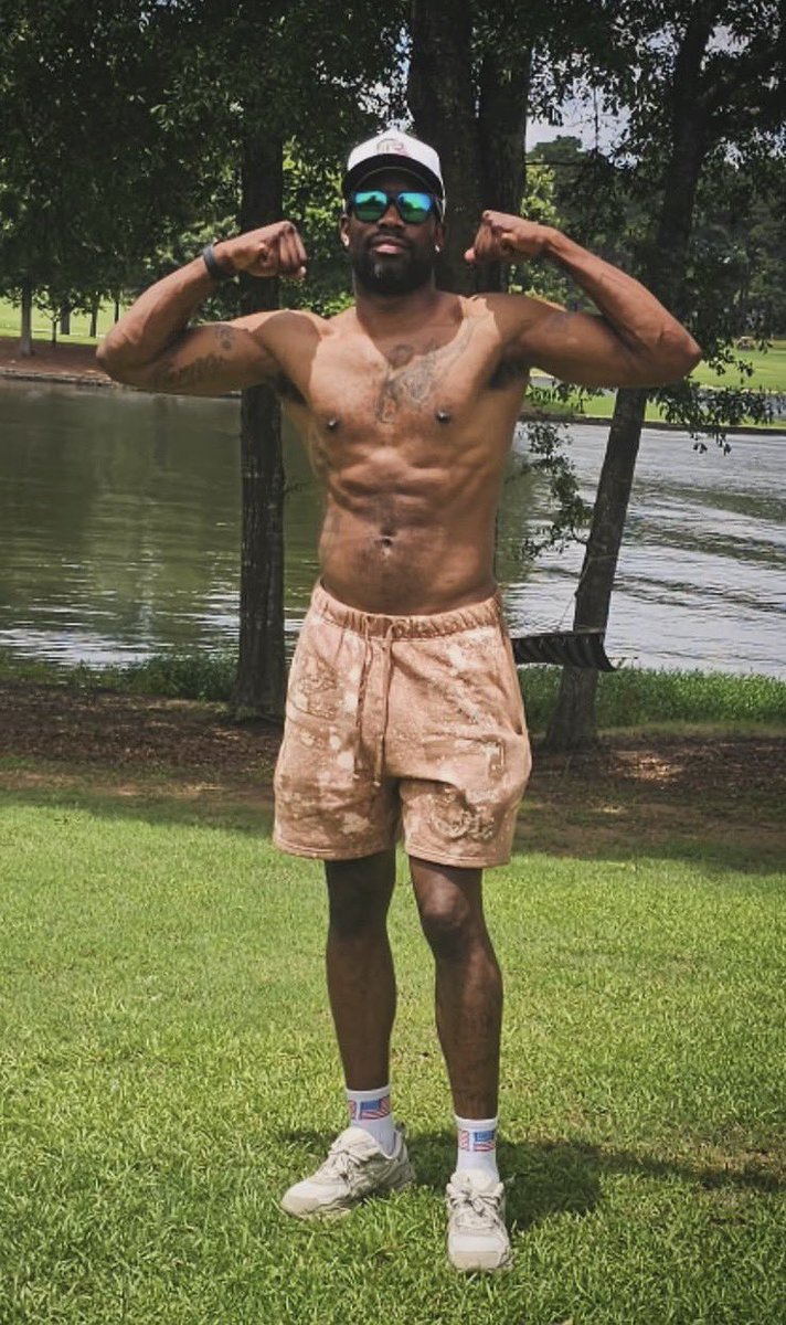 Iamshawn89's tweet photo. What 37 look like on me . #age #healthy https://t.co/TtZ9unFcuw