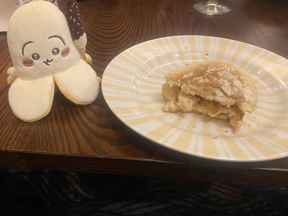 THE_SHRIMPLY's tweet photo. Wetherspoons with the Usagi https://t.co/M6mWn6HHVx