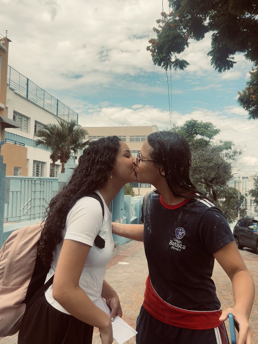 manuzetekekete's tweet photo. ate beijar nois suja ela beija😝 https://t.co/NgFdRNsr5w