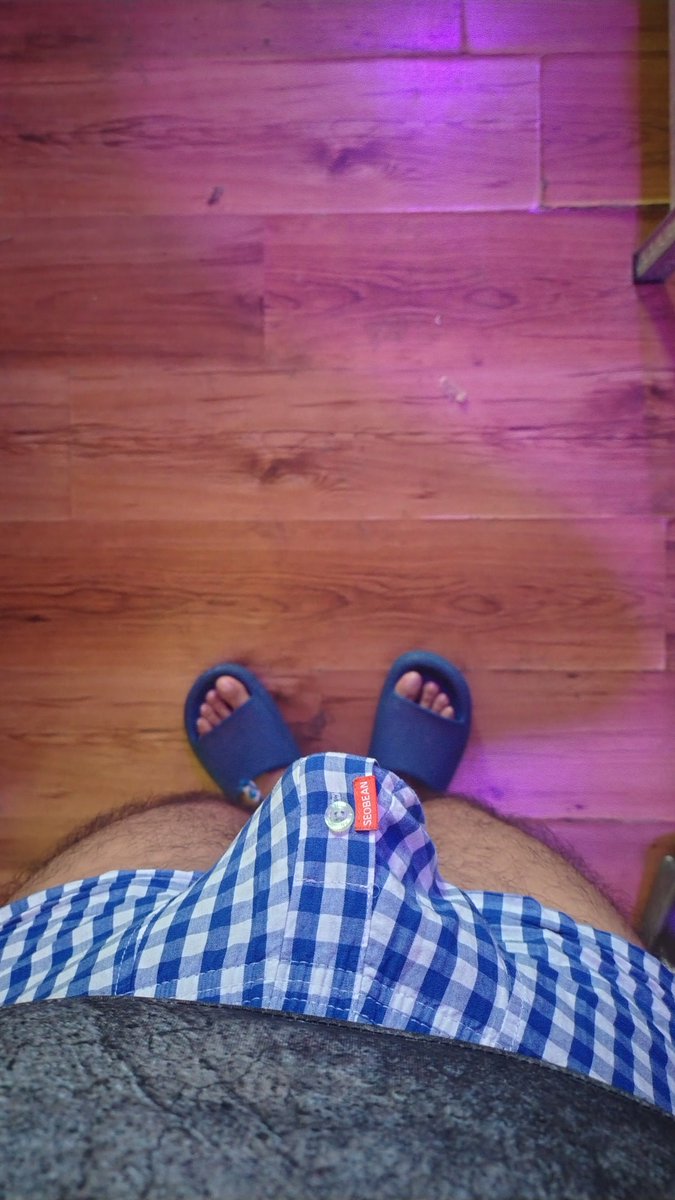 Ivano_soy's tweet photo. Amanecimos duros !!!!
#gay #gaymexicano #gaymex #menunderwear #underwearfetish #feet #feetfetish #foot #footfetish #meninsandals #bulge #bulgealert https://t.co/8iXh7Zjglv