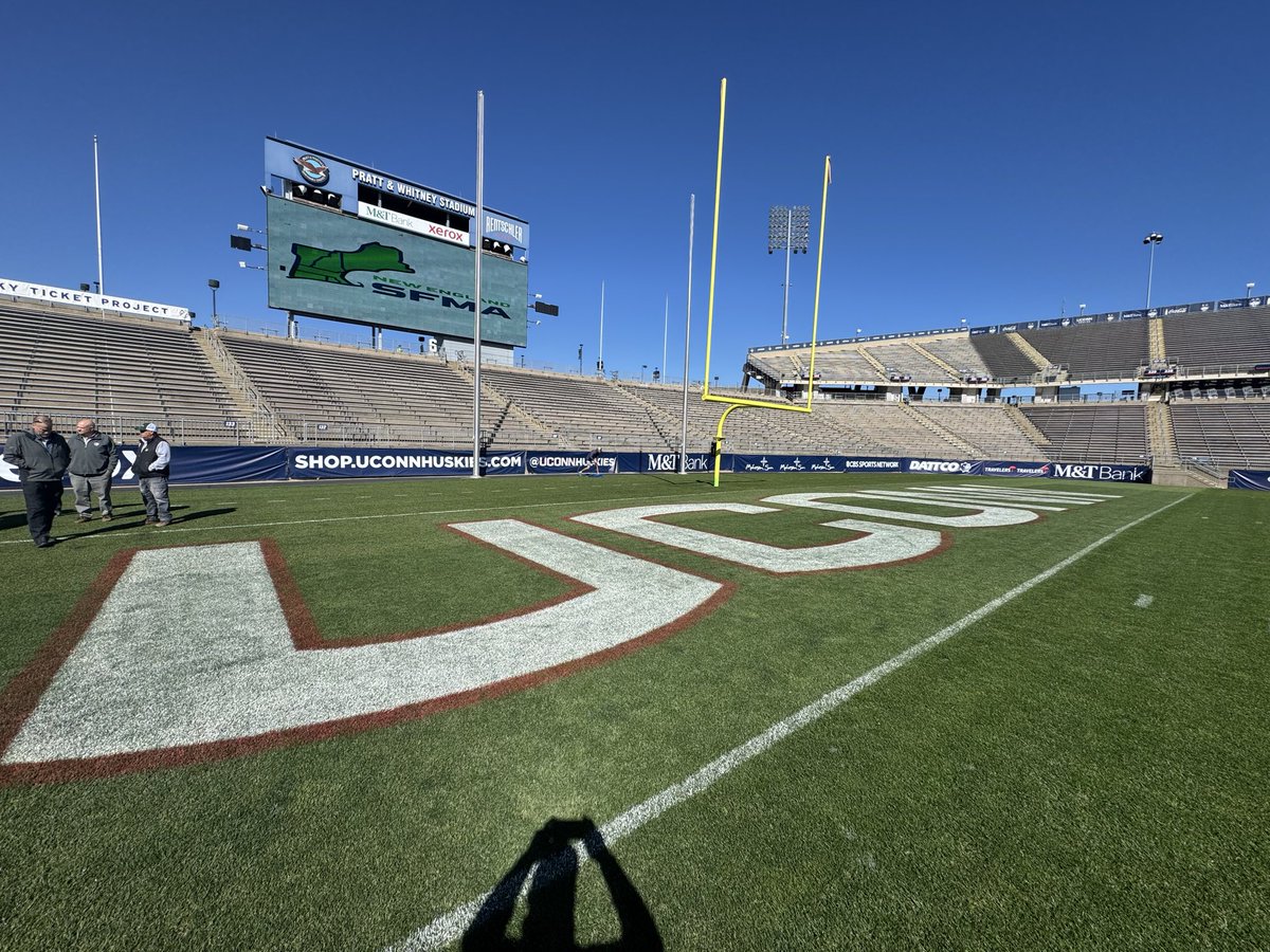 FinchTurf's tweet photo. Thanks to @UConn for hosting the @NE_STMA Sports Field Forum at @RentschlerField! 🌱🚜💚 https://t.co/BntOeoUrg7