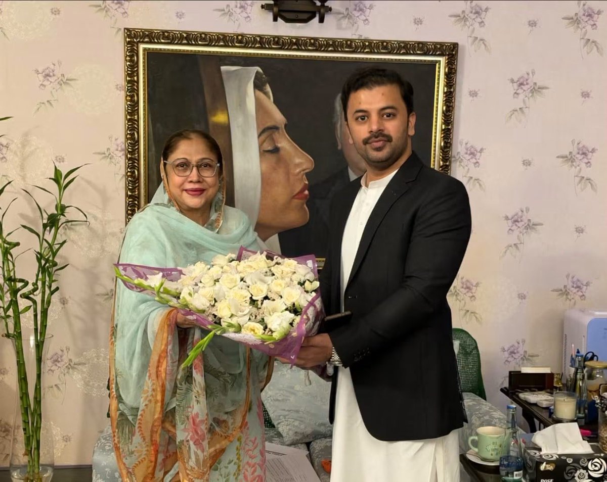 PYOOfficia's tweet photo. Newly appointed President PYO Sindh Mansoor Shahani, General Secretary PYO Sindh Lala Murad &amp; Information Secretary PYO Sindh Sheryar Bhagat called on Central President PPP Women Wing MPA Adi Faryal Talpur at Zardari House Karachi. 
#PYOSindh https://t.co/TZxwxllgKP