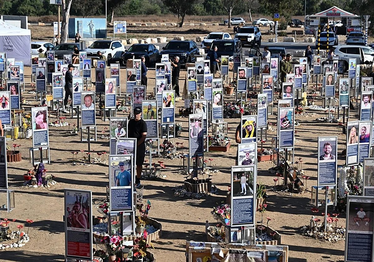 BrainstormCarlo's tweet photo. 1/4

7-O, un buen día para recordar por qué la solución de dos estados no es viable para Israel y Palestina:

Porque la estrategia principal palestina es asesinar a todos los israelíes. https://t.co/TaNHVuNb98