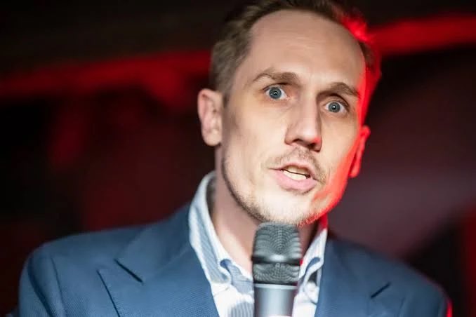 nieszka123's tweet photo. „ rozmawiam z dziennikarzami, nie z kurtyzanami” - tak Berkowicz odpowiedział Justynie  Dobrosz - Oracz. 
Jak długo jeszcze będzie w polskim parlamencie przyzwolenie na chamstwo i styl bycia poniżej dna.  Tolerancja złodziei i zwykłej patologii. 
Cała ta banda czuje się bezkarna. https://t.co/g5DSFjwayn