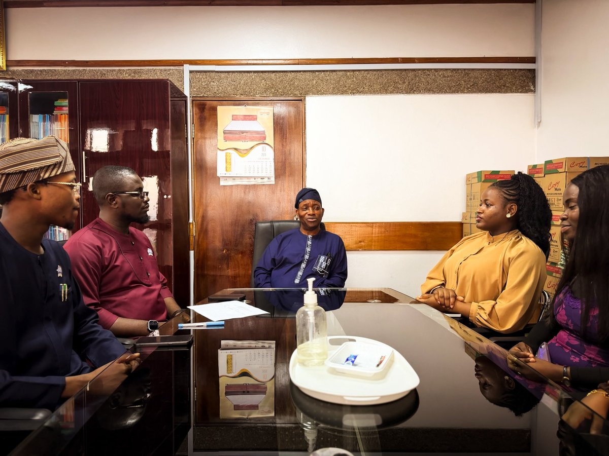 UnilagSU's tweet photo. The University of Lagos Students’ Union (ULSU) Executive Council  paid a courtesy visit to the Deputy Vice-Chancellor, Academics and Research, Prof. Matthew Olusoji Ilori, FAS. https://t.co/7IUJfBcnpY