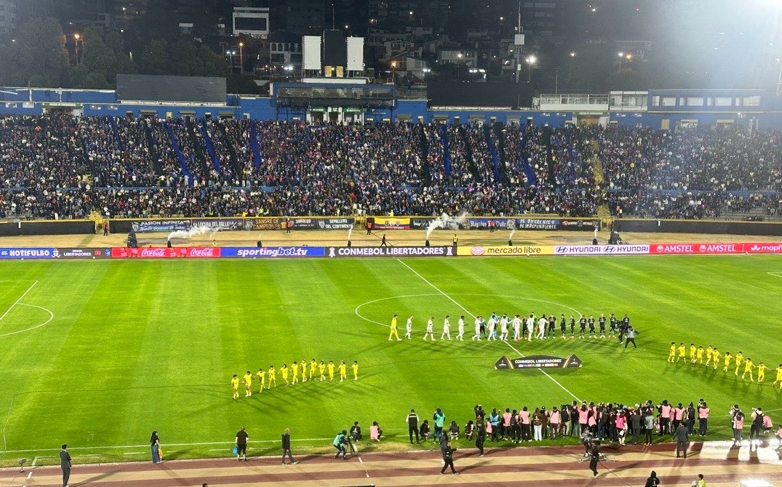 FutbolPasionWeb's tweet photo. Santiago Morales en Línea de 5, mencionó que @IDV_EC ya aparece como la Quinta hinchada en el país. https://t.co/M8klVU4mi2