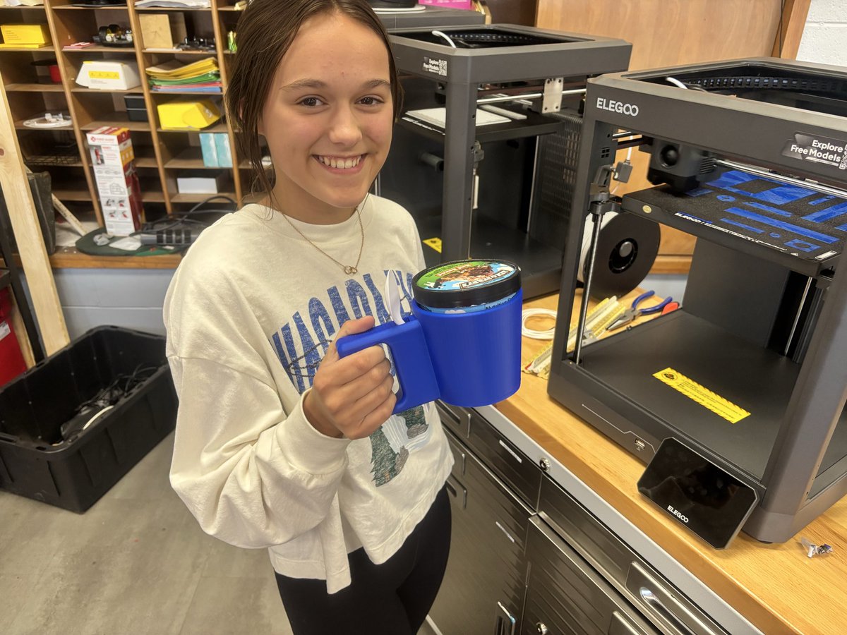 CMill_STEMguy's tweet photo. Kaci worked on her “ice cream” holder and it turned out pretty good. @LeffingwellDan We will give some away at @AppSTEMCollab next week. #STEM @school_caldwell https://t.co/jpfuB4277Z