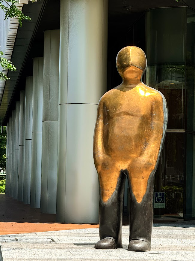 jjmmli's tweet photo. Photo Challenge: STATUE https://t.co/sucXAUnXiQ