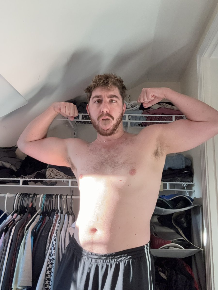 brofaggoon's tweet photo. It’s a dumb gooner himbo! hahahaha 😵‍💫🤤 pumpies bro #gymbro #gymgoon #nsfw #gay #gooner #bator #precum #pumpies #bate #goonface #goon #fatcock #horny #bro #brother #pornbro #gayporn https://t.co/aqZ9giLh0f