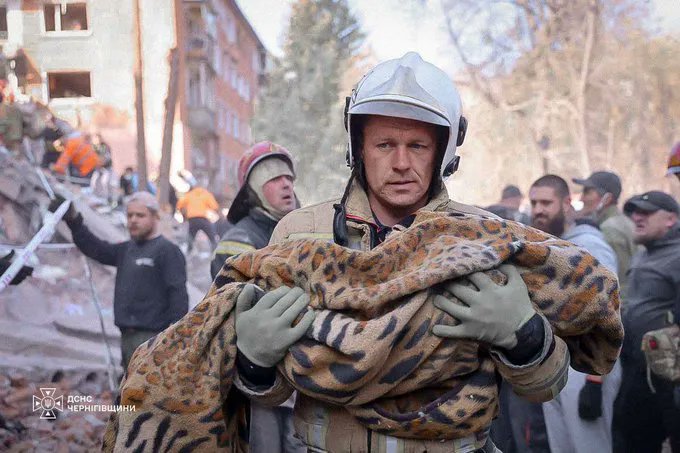 YourAnonCentral's tweet photo. Russia murdered 25 innocent people overnight in Ukraine, 5 were children; the missiles and drones targeted them while they slept to maximize the casualty count.
Trump will call Putin immediately, to wish him a happy birthday. https://t.co/EK1Sj3cshP