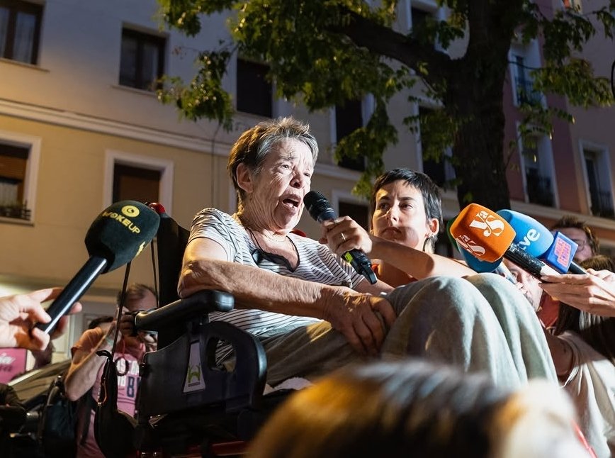 paorub01's tweet photo. Muere Maricarmen, la mujer que se convirtió en símbolo de la lucha contra los desahucios.
D.E.P

📸: Adriano D'Anna https://t.co/YoBG5wDojv