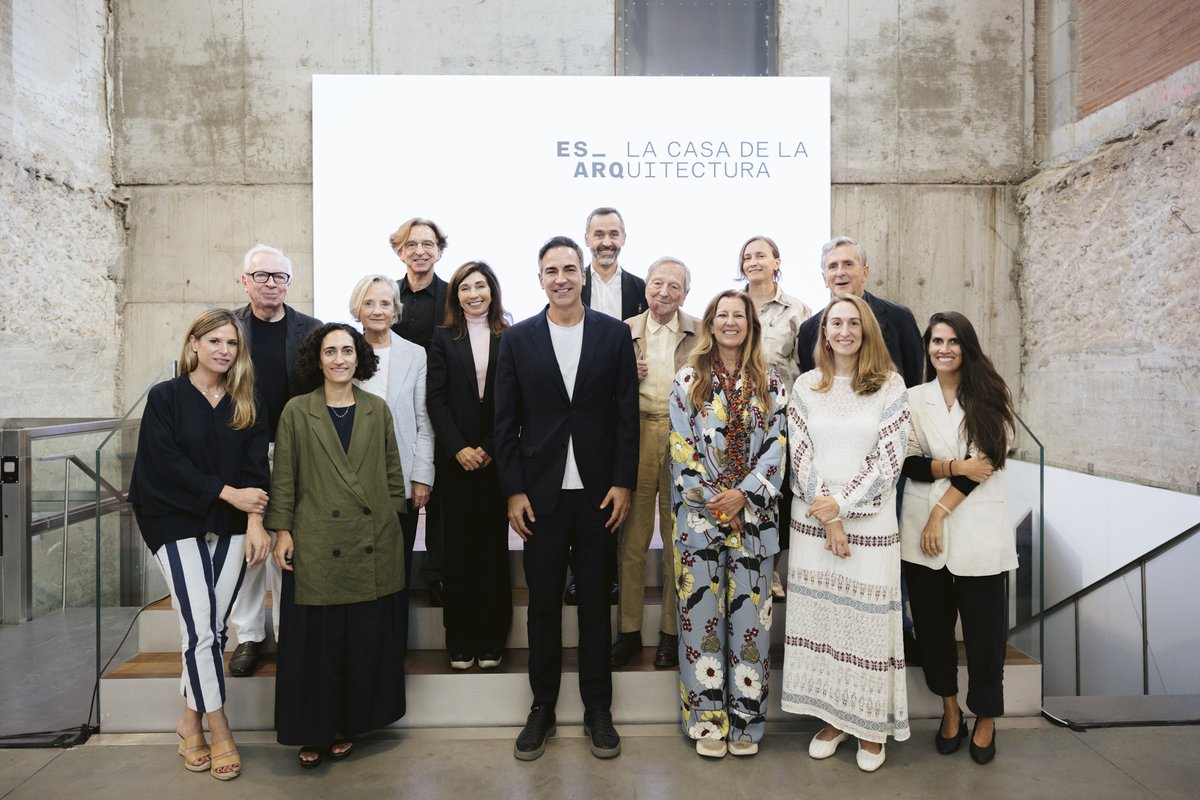 CGATEsp's tweet photo. La reunión constitutiva del Patronato de la Casa de la Arquitectura reunió a todos sus integrantes, entre los que se encuentra el presidente del CGATE, Alfredo Sanz.

Un paso más para acercar la arquitectura a la sociedad.

https://t.co/cwdk0g5pIt https://t.co/h1W2dOSgHS
