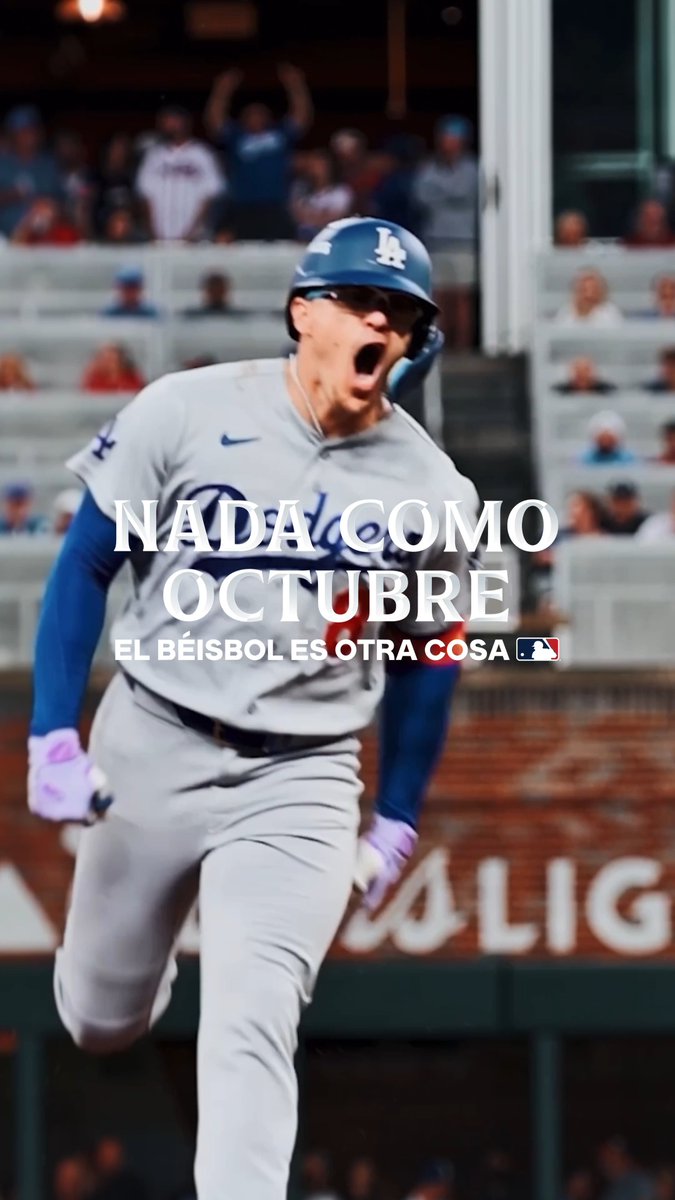 A Los Angeles Dodgers player wearing a blue "LA" helmet and gray uniform screams passionately with his mouth wide open while running, set against a stadium backdrop with overlaid text reading "NADA COMO OCTUBRE / EL BÉISBOL ES OTRA COSA ⚾" — a Spanish phrase translating to "Nothing Like October / Baseball is something else," perfectly capturing the postseason intensity referenced in the caption about Kiké Hernández thriving in October moments.