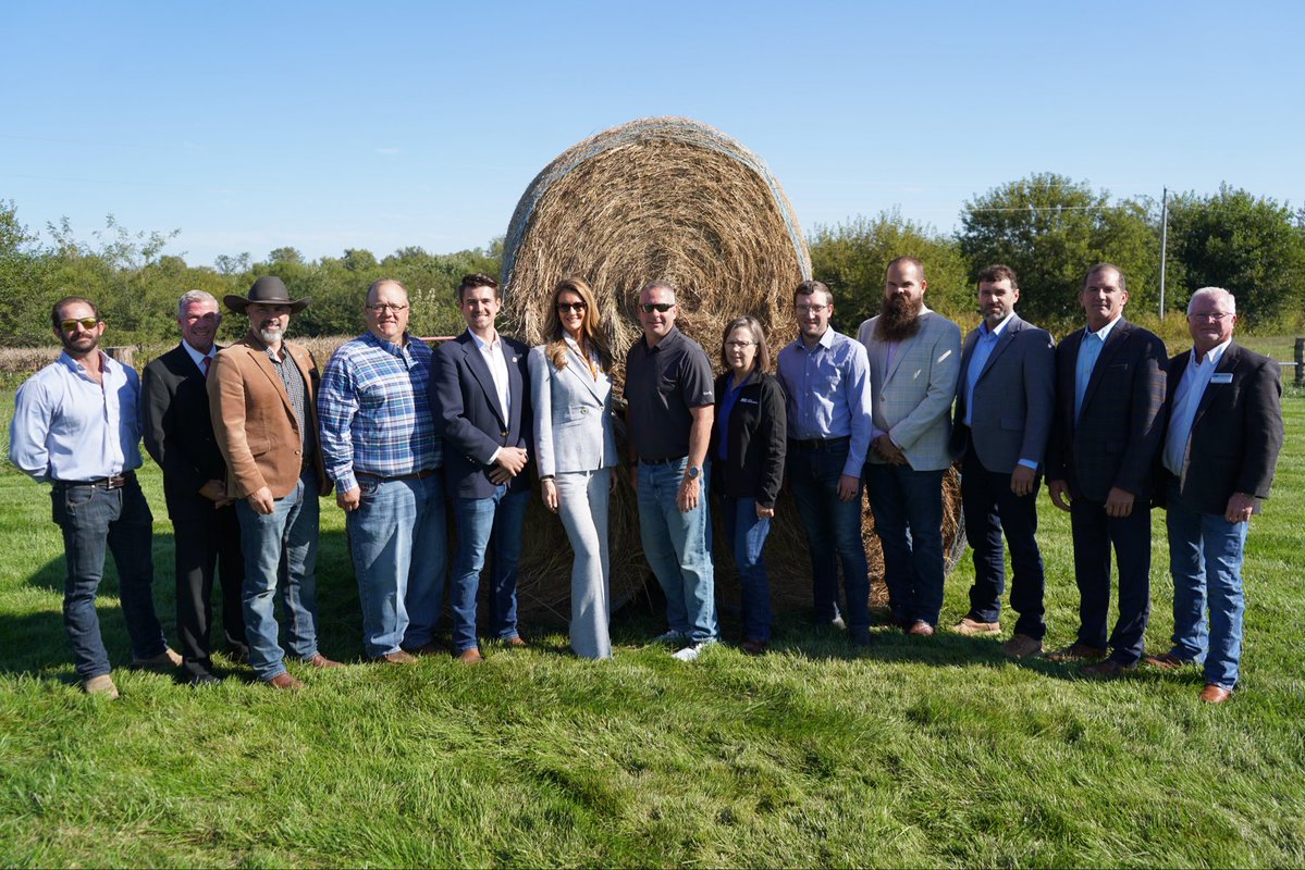 SBA_Kelly's tweet photo. Agriculture is vital to our national and economic security - and as America’s original small business owners, farmers are a national treasure. At Shatto Milk Company in Missouri, agrarian roots and an entrepreneurial spirit have been a proud family legacy for over 100 years.

Alongside my colleague @SecRollins, the Trump Administration is committed to putting rural America first through access to capital, deregulation, fair trade, and rural hospital funding. There’s much more to come, and these roundtables help us hear directly from the heartland.