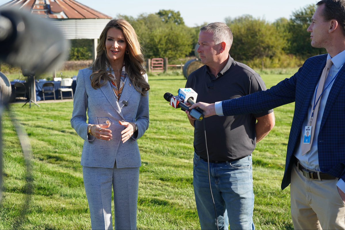 SBA_Kelly's tweet photo. Agriculture is vital to our national and economic security - and as America’s original small business owners, farmers are a national treasure. At Shatto Milk Company in Missouri, agrarian roots and an entrepreneurial spirit have been a proud family legacy for over 100 years.

Alongside my colleague @SecRollins, the Trump Administration is committed to putting rural America first through access to capital, deregulation, fair trade, and rural hospital funding. There’s much more to come, and these roundtables help us hear directly from the heartland.