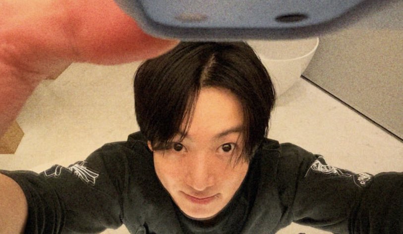 knjgIoss's tweet photo. jungkook don’t be mad but i’m about to call you cute. https://t.co/b96ASfXFJB