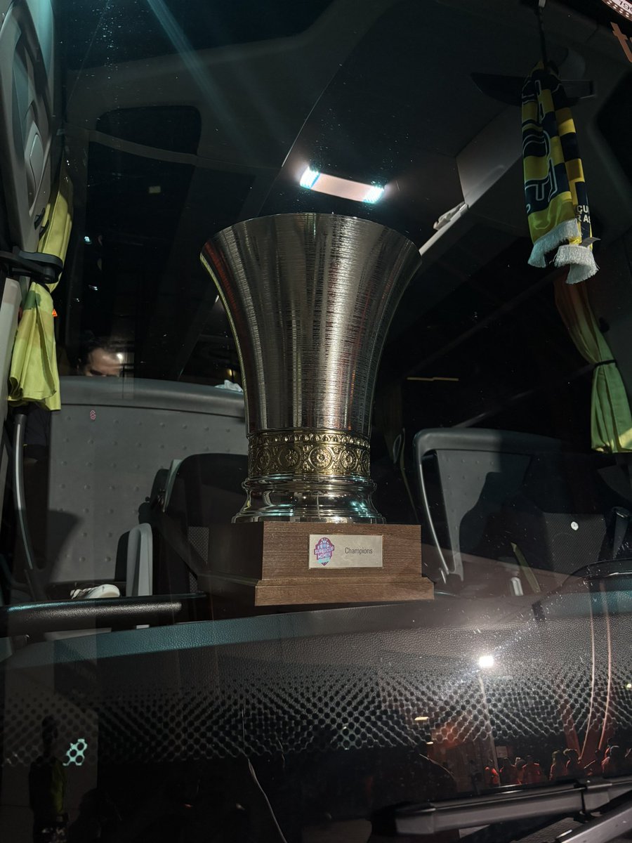 fbkadinbasket's tweet photo. Biz eve geliyoruuuz! 🏆 🏠 

#PotanınKraliçeleri https://t.co/zJDnxUzDJr