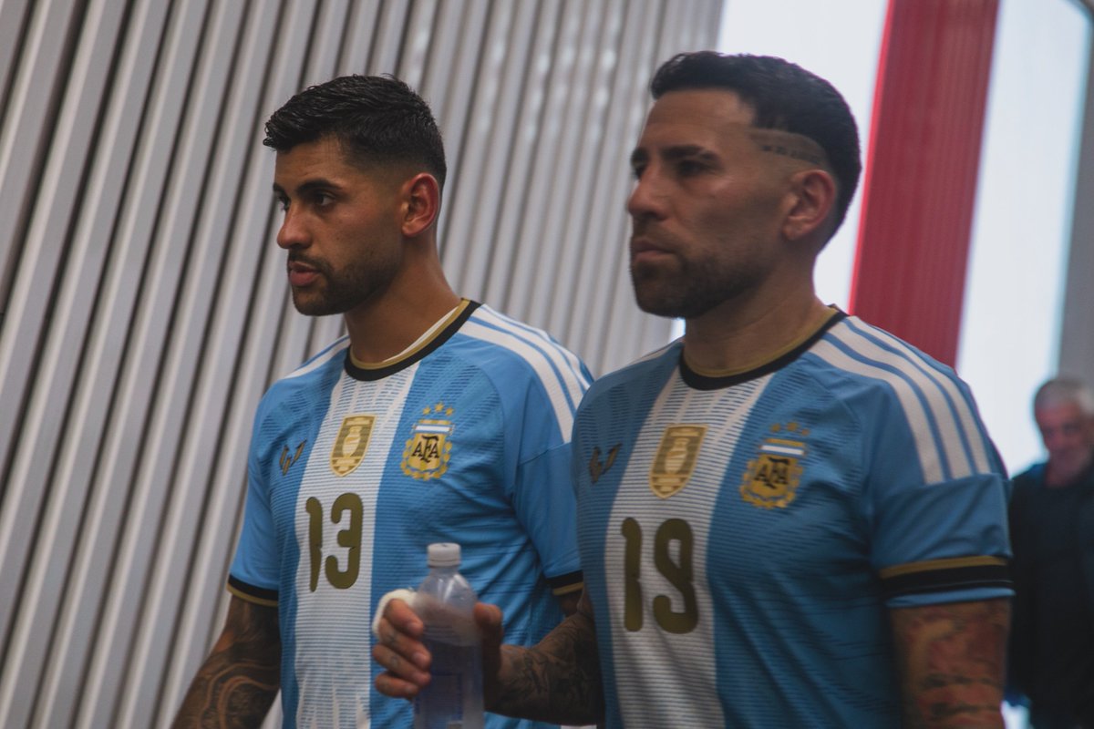 Fer_matias23's tweet photo. A pelo los dos https://t.co/mw8MZn5bD2