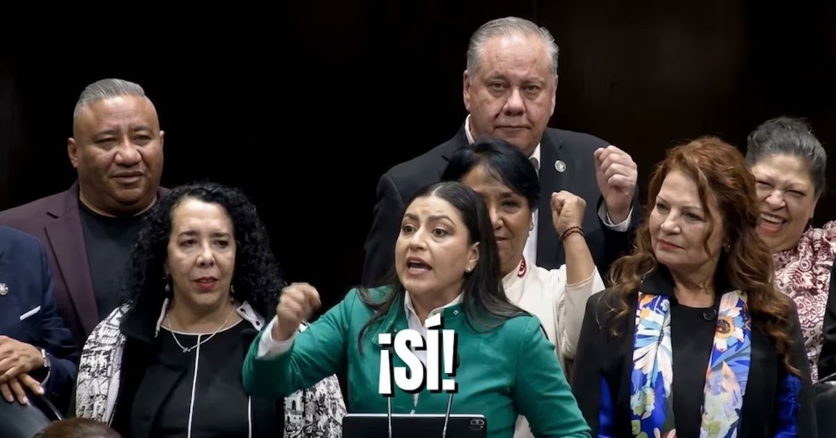 PFifiona's tweet photo. — ¿A favor del huachicol fiscal?
— ¡Sí! 🤦‍♀️ https://t.co/GzQuq0Yue9