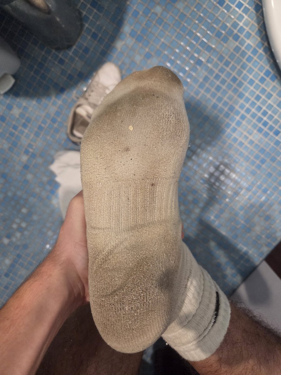 Ian_fe3t's tweet photo. 1 day vs 1 month with the same pair🤮
$END &amp; $UBMIT for my socks slut���💸💸

#findom #footdom #feet 
#cashdom #malefeet #socks https://t.co/xHNme6tRAa