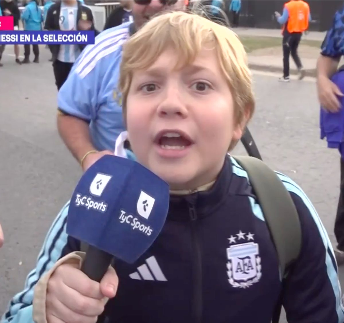 TouchlineX's tweet photo. 🚨 𝗡𝗘𝗪: This Argentinian kid is going VIRAL on social media for his comments after Messi's tribute match.

"Messi is the best in history. The things I love: My mother and Messi."

"Sorry Mom, but I love Messi the most. I love you a lot too Mom." 😂 https://t.co/uHnnH1SggE