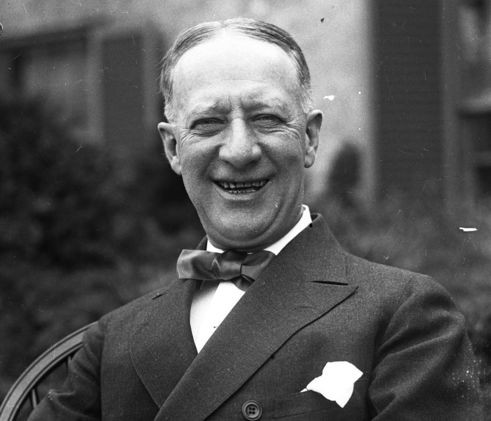 BuchananEndH1B's tweet photo. "A lone governor can't do anything to stop H1B, that's a Federal issue!" 

This is Al Smith. Governor of New York for most of the 1920's. Ran and lost to Hoover. A big, powerful man. If Al Smith made it his mission to make H1B vanish from the Empire State, within a couple years, it wouldn't dare to show it's face. Al was a man who knew how to bend power to serve his will. We have solid precedent that you can just do things. Never allow a managerial, mandarin, limp-dick tell the governor of the great state of New York what he may or may not do. Set a goal, make an enemies list, go to work. Setback? Go around it. Delete H1B and everyone and everything connected to it. It's the plague, now eradicate it. Band together with likeminded executives. Hunt it down. Put people in prison.