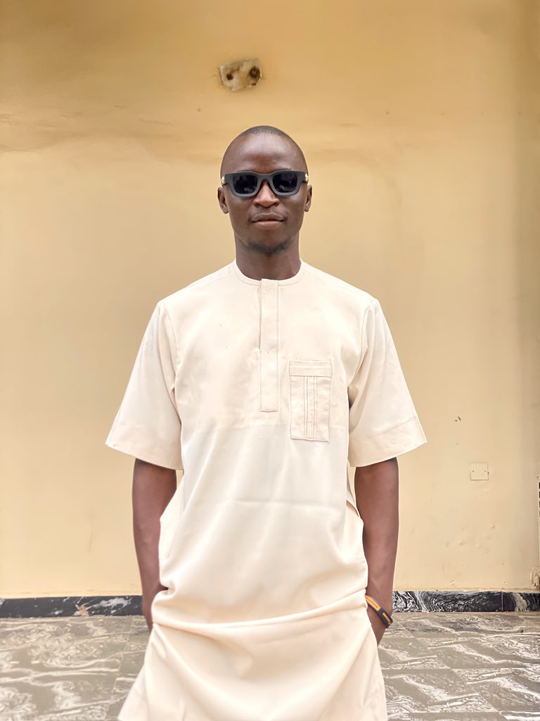 _callmeblaqboi's tweet photo. I decide to bless your day 
Oya y’all remain bless 

#pcm #nysc #issablaqsomething #obaways #fyp #f4f https://t.co/B535CoMAMr