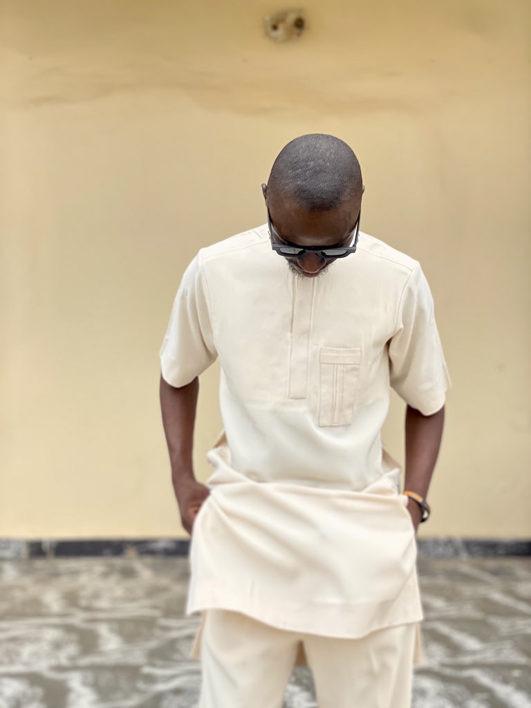 _callmeblaqboi's tweet photo. I decide to bless your day 
Oya y’all remain bless 

#pcm #nysc #issablaqsomething #obaways #fyp #f4f https://t.co/B535CoMAMr