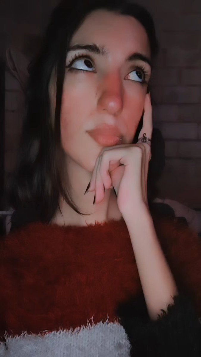 PammeBGirl's tweet photo. Te gusta que te mire y querés mi atención... Pero eso tenés que ganartelo 😈 podrás?? 🤭🤭

You like it when I look at you and you want my attention... But you have to earn that 😈 can you do it?? 🤭🤭 https://t.co/7VOfYQx2LL