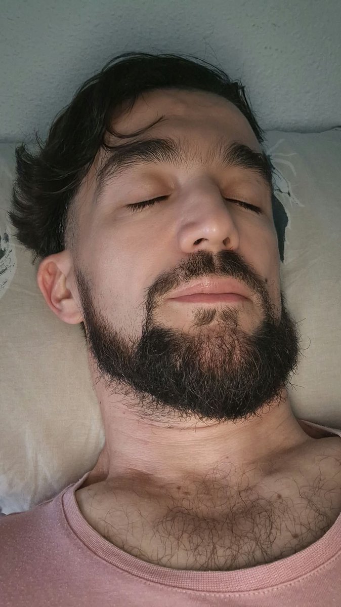 GiovaniVegoe8's tweet photo. Ve a descansar rico sin piss 🍆😴👅🔞 https://t.co/7mpJzUf9Kb
