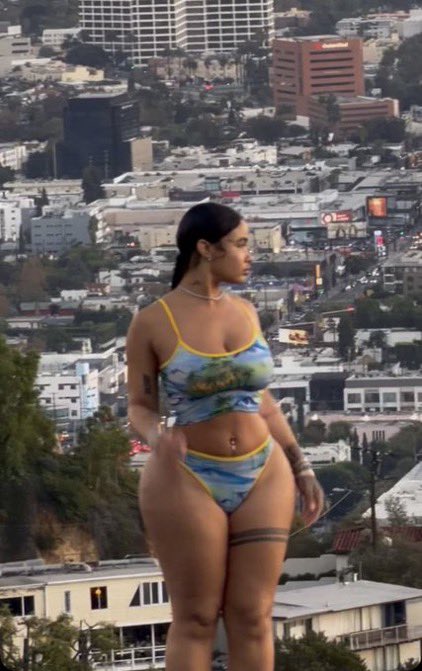 Swaggzeez1's tweet photo. India Love on vacation 👀 https://t.co/gF66WzAiOP