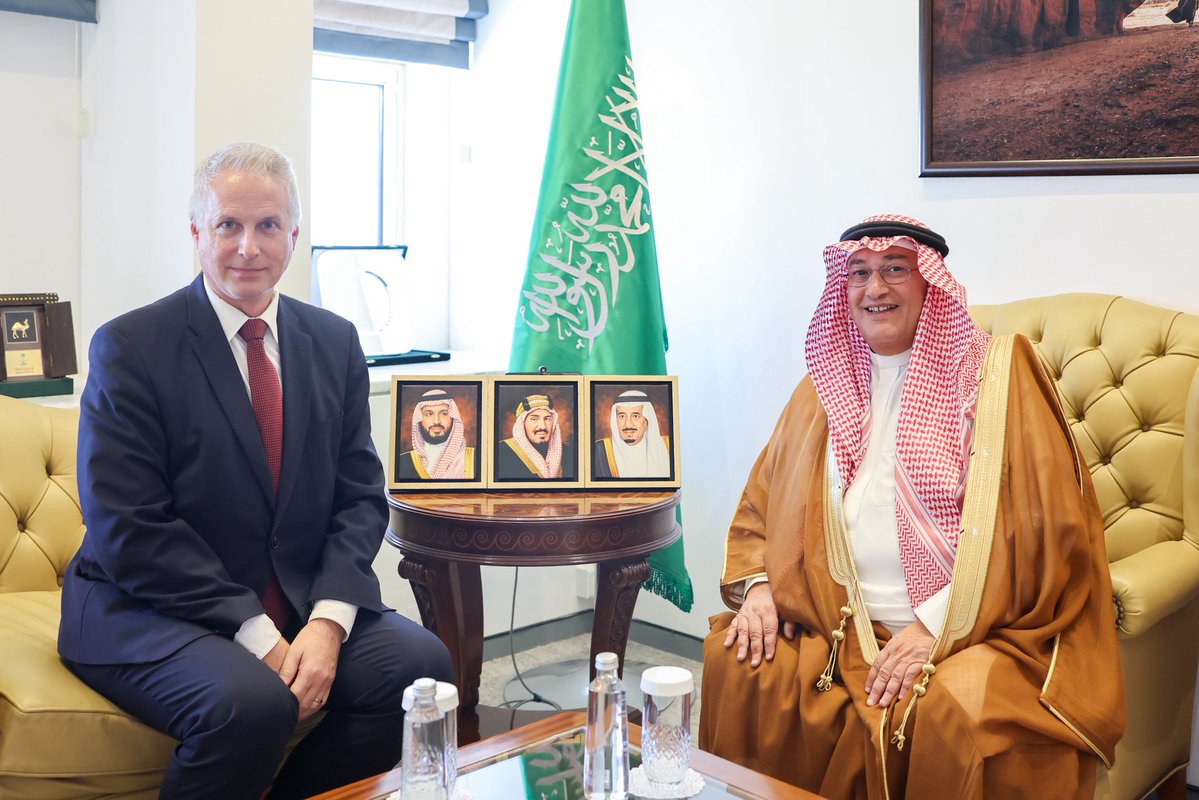 KSAmofaEN's tweet photo. #Riyadh | Deputy Minister for Public Diplomacy Dr. @Rayedkrimly received Jukka Pajarinen, Ambassador of Finland to the Kingdom. They discussed ways to strengthen cooperation and coordination between the two friendly countries. 🇸🇦🇫🇮 https://t.co/yVH3j8VLBF