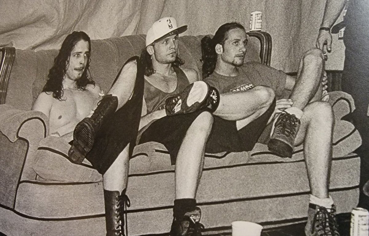 grungygf's tweet photo. i’m chewing on them https://t.co/vtEXuQ2K54