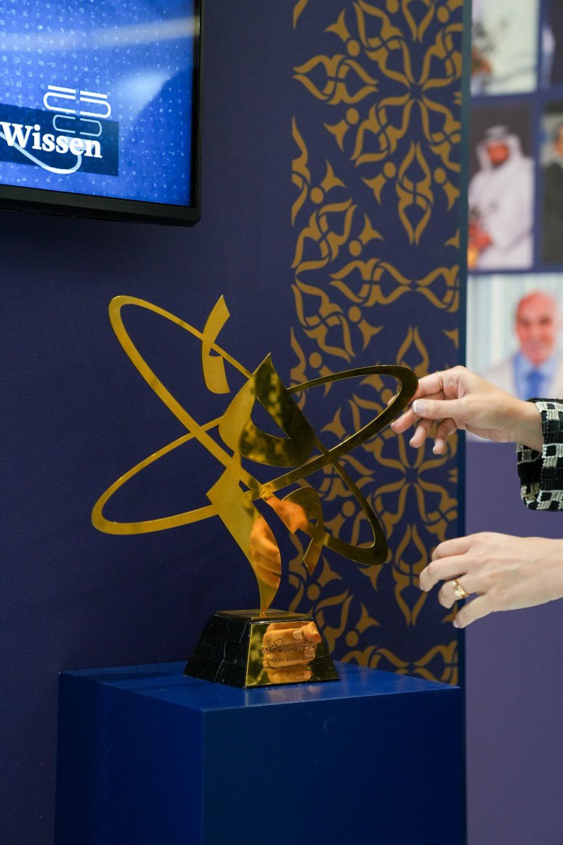 KnowAward's tweet photo. جائزة محمد بن راشد آل مكتوم للمعرفة التي تكرم أصحاب الإنجازات والإسهامات النوعية في مجال نشر وإنتاج المعرفة، حاضرة في معرض فرانكفورت الدولي للكتاب 2026.

#مؤسسة_محمد_بن_راشد_آل_مكتوم_للمعرفة
#جائزة_المعرفة #معرض_فرانكفورت_الدولي_للكتاب2026
#الإمارات https://t.co/7pdQtCqFAO