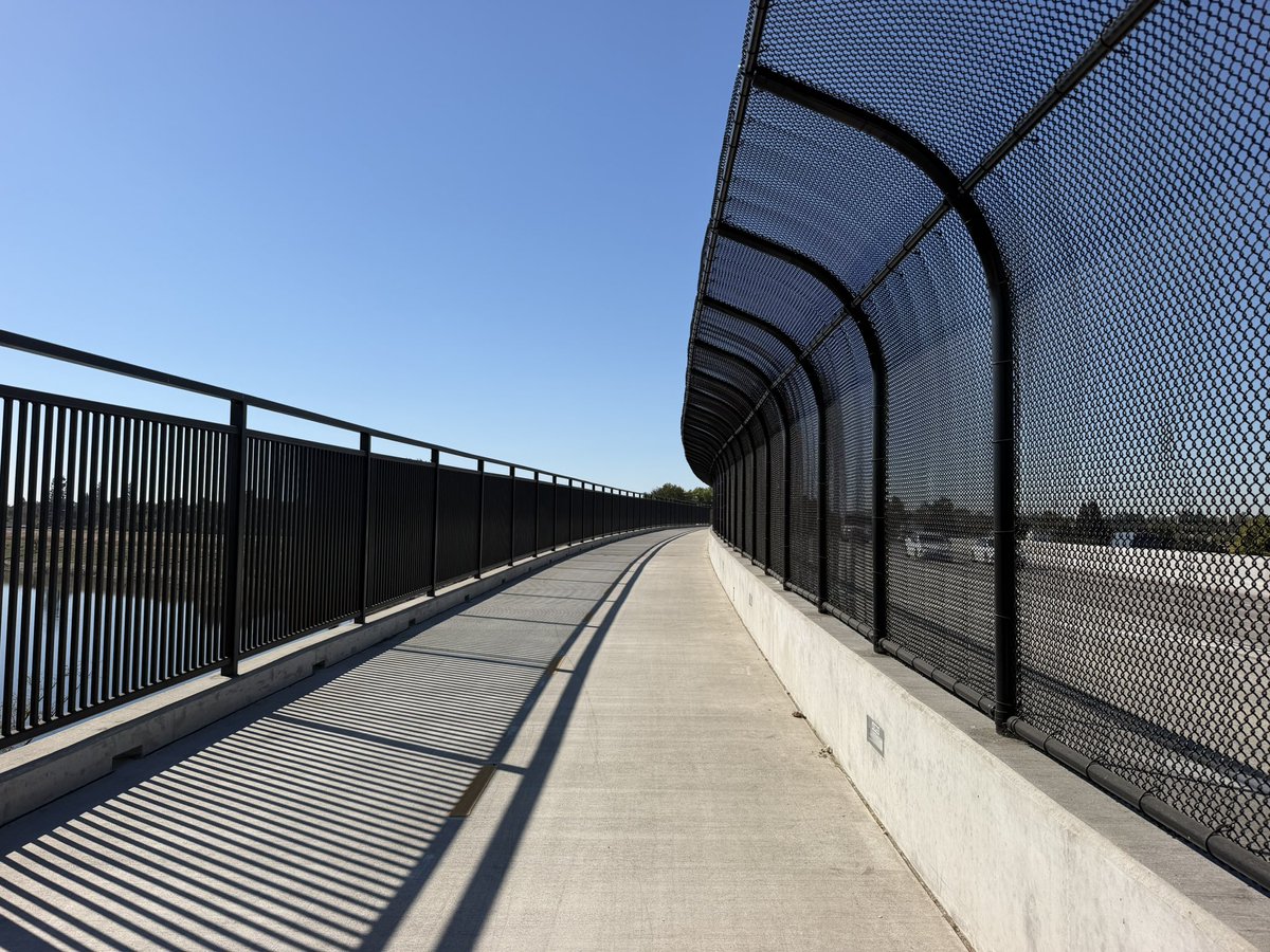 YubaSupBradford's tweet photo. As @SACOG Vice-Chair, I was honored to speak at the ribbon cutting for the rehabilitated SR-51 American River crossing.

The project improves an important regional connection while adding a critical new pedestrian &amp; bike path. A great example of regional partnership! https://t.co/OGfkVmQMeC