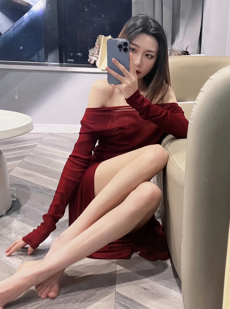 chriyhhh's tweet photo. 极品御姐为了项目坦诚甘愿被领导后入 https://t.co/fMS4K2Tikk