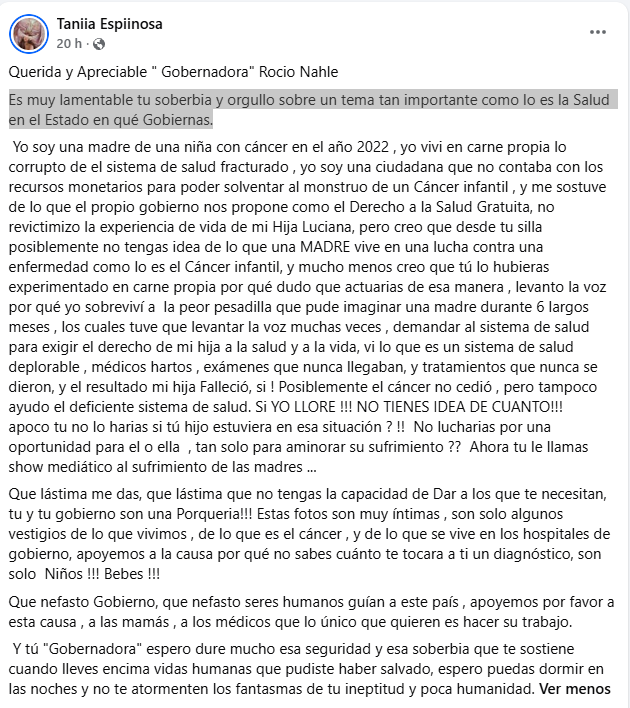marcoaguiro's tweet photo. ¡Que lastima me das! dice madre de niña que murió por un cáncer infantil a la gobernadora Rocío Nahle.
Y también le reprocha que llame "show mediático" el sufrimiento de las madres con hijos que padecen ese mal:
"Ahora tu le llamas show mediático al sufrimiento de las madres" https://t.co/MPdFnSGBfy