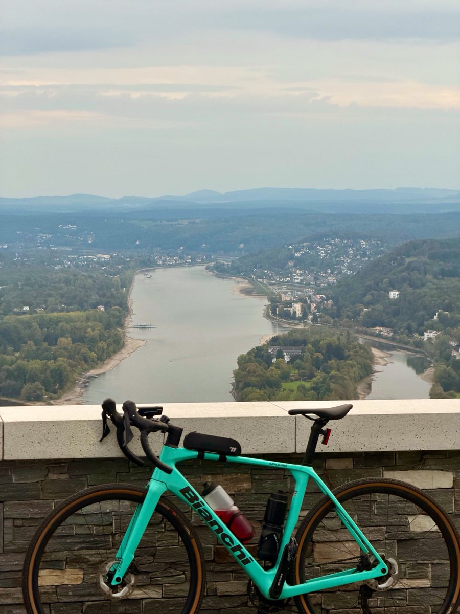 Phyneox_'s tweet photo. Last day of Summer so I went climbing today 🫶 https://t.co/Do4N26raOu